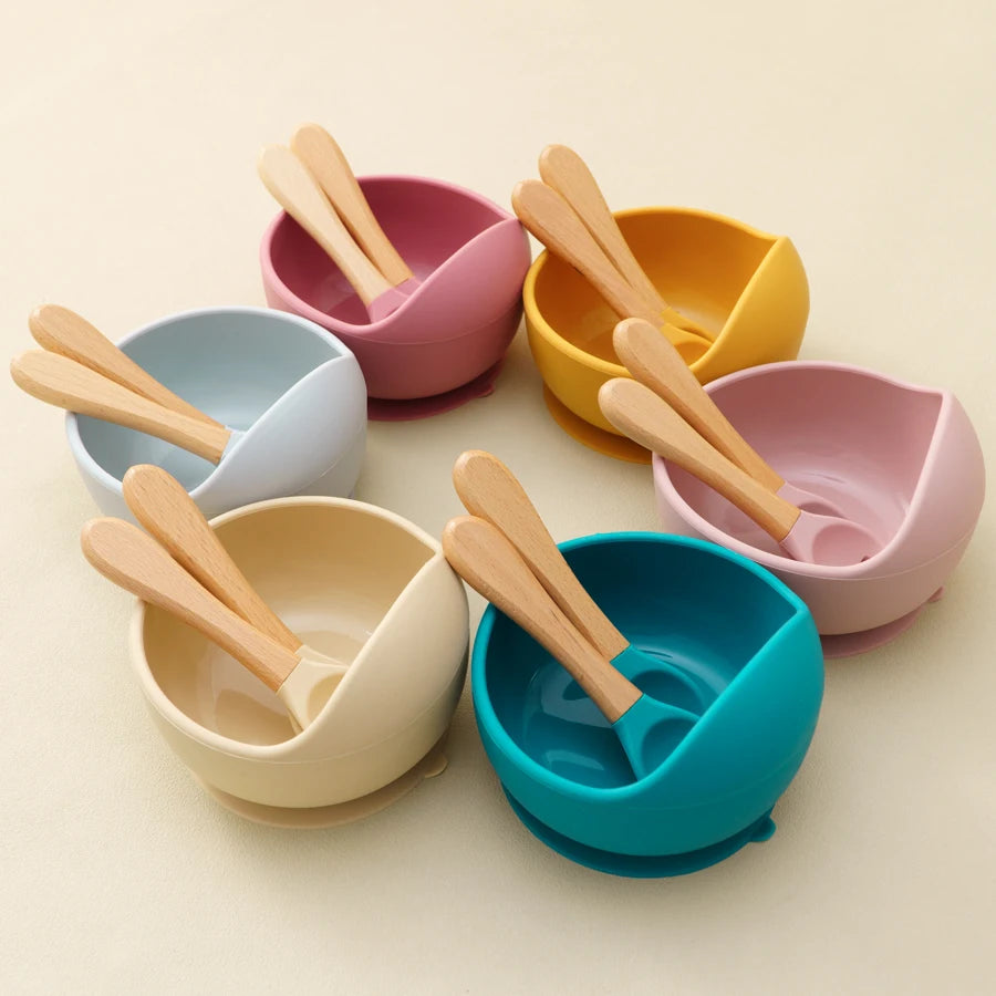 Suction bowls with wooden spoons and forks in six colors