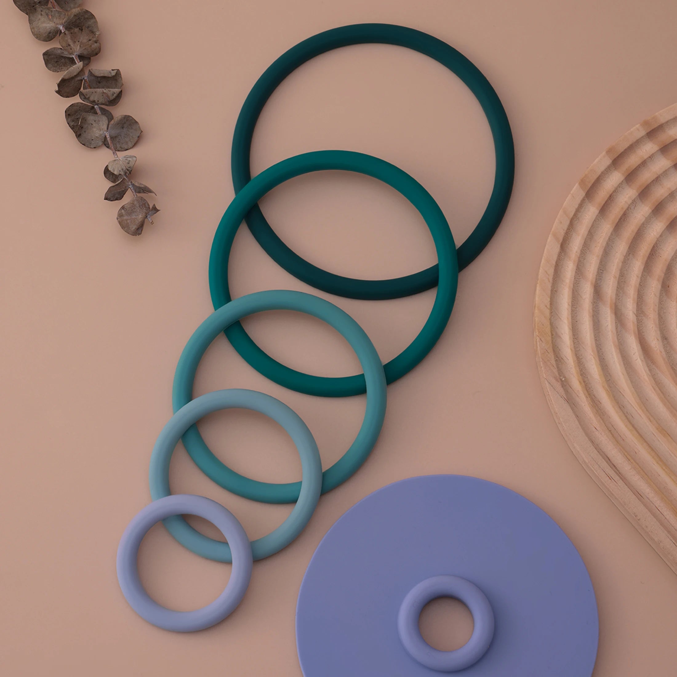 Silicone stacking rings and base spread out