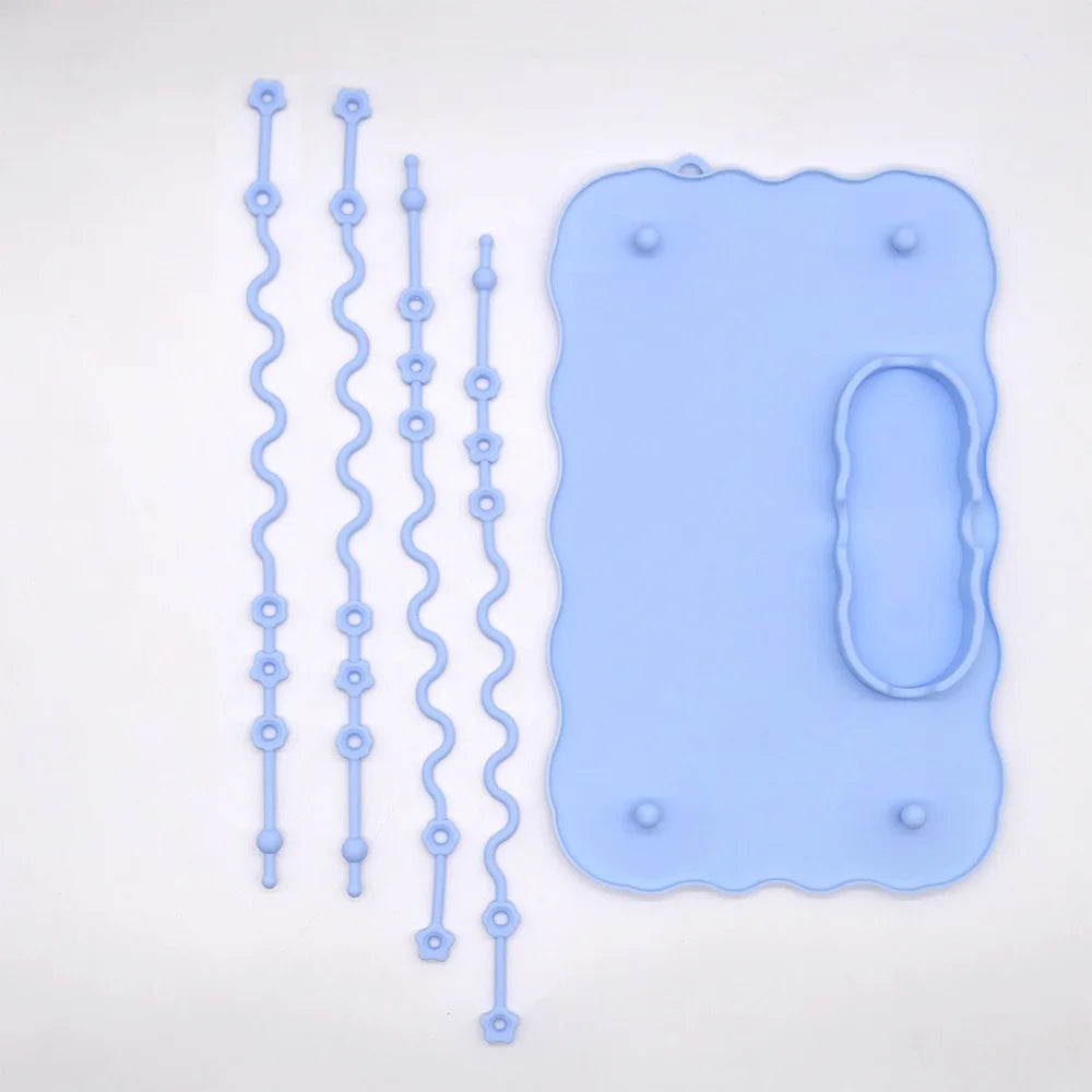 Sky blue placemat with four wavy silicone straps