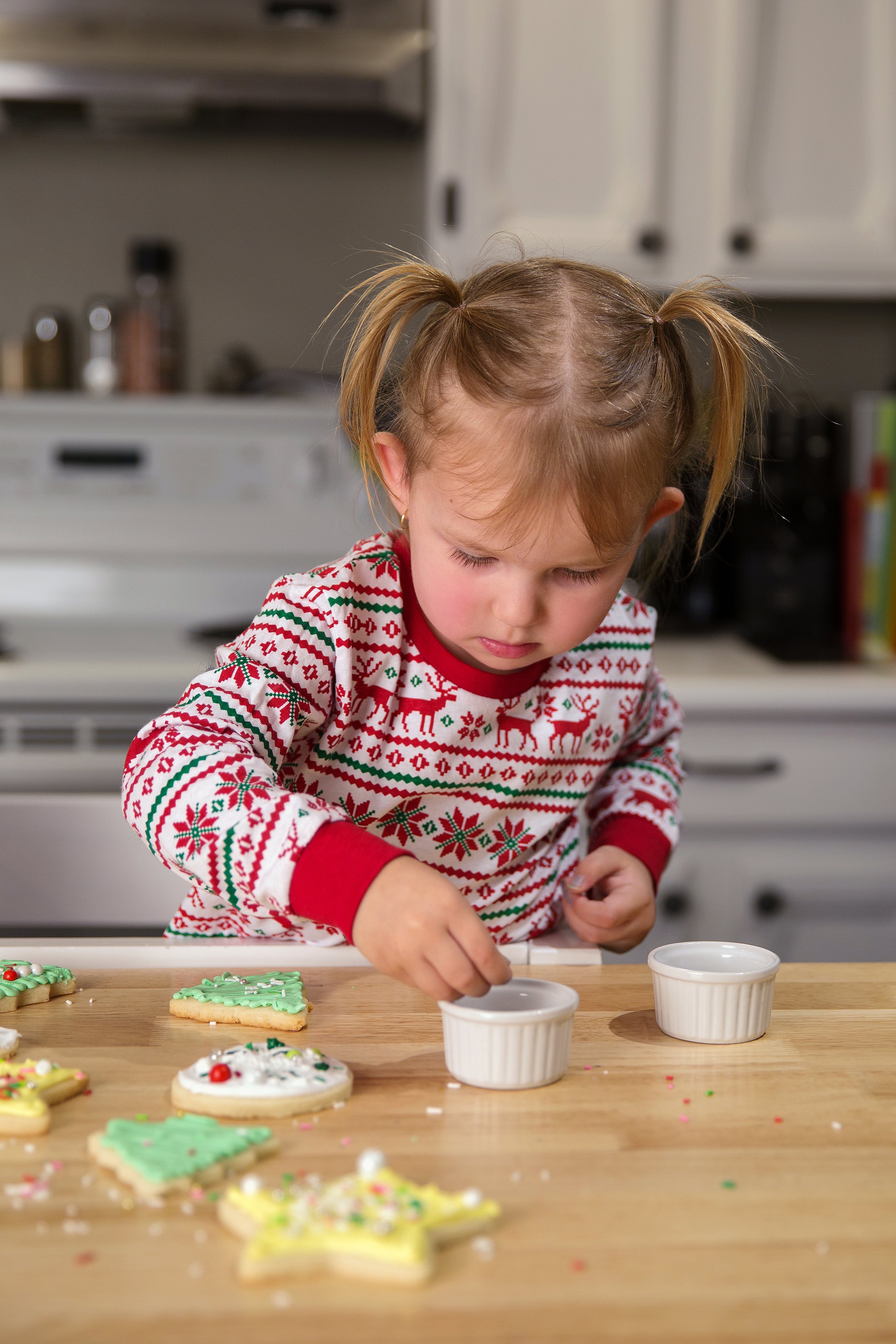 child-baking-at-christmas